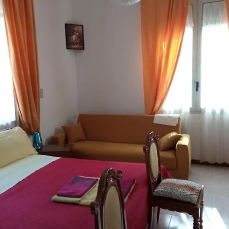 Fiera Otto Oda ve Kahvaltı Bolonya